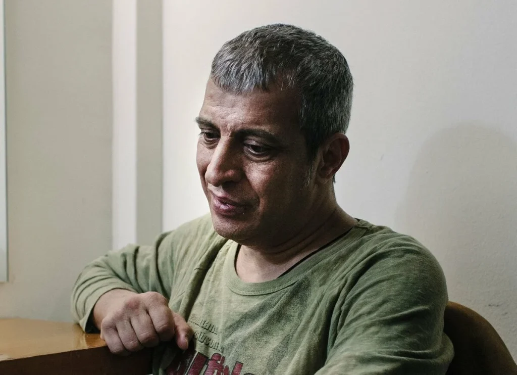 Θέμης Αδαμαντίδης: Αναβλήθηκε η δίκη για την υπόθεσή του με την χαρτοπαικτική λέσχη