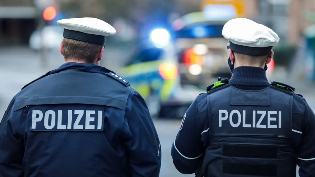 Γερμανία: Δύο σοβαρά τραυματίες από πυροβολισμούς κοντά σε δημοτικό σχολείο – Χειροπέδες στο δράστη
