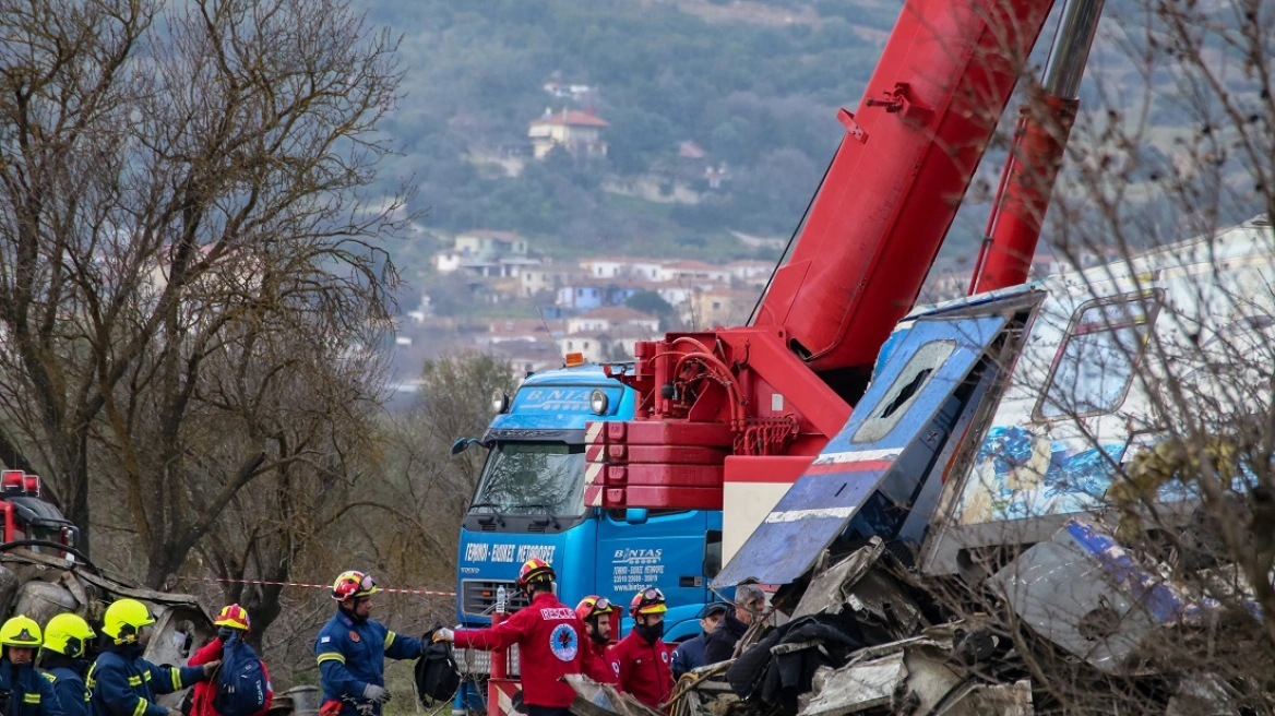 Διασώστης της ΕΜΑΚ: «Δύσκολα θα υπάρχει επιζών»