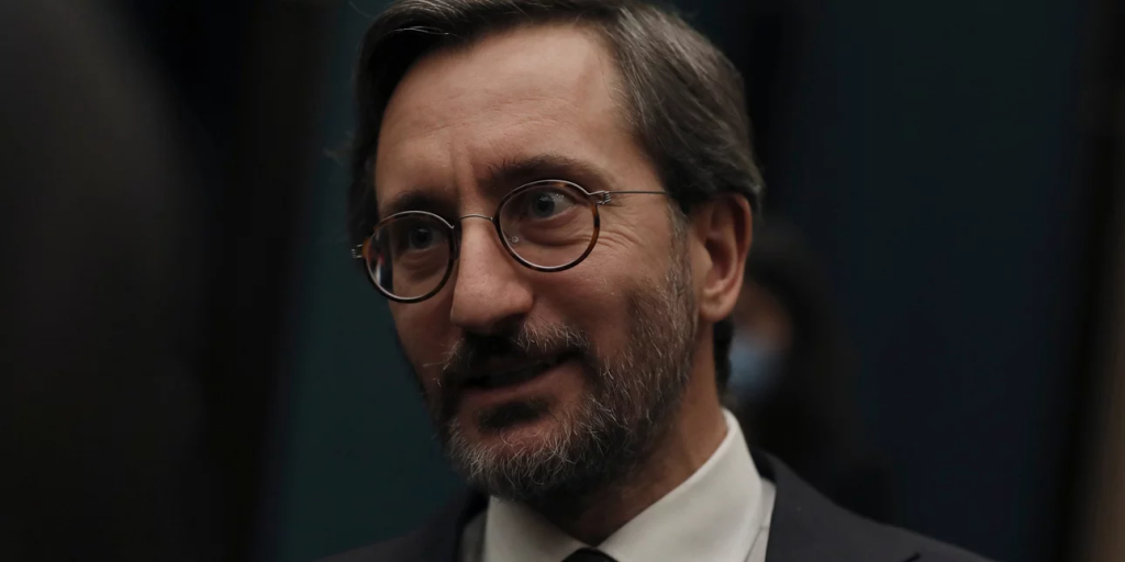 Συλλυπητήρια ανάρτηση στα ελληνικά έκανε ο διευθυντής επικοινωνίας του Ερντογάν για την τραγωδία στα Τέμπη