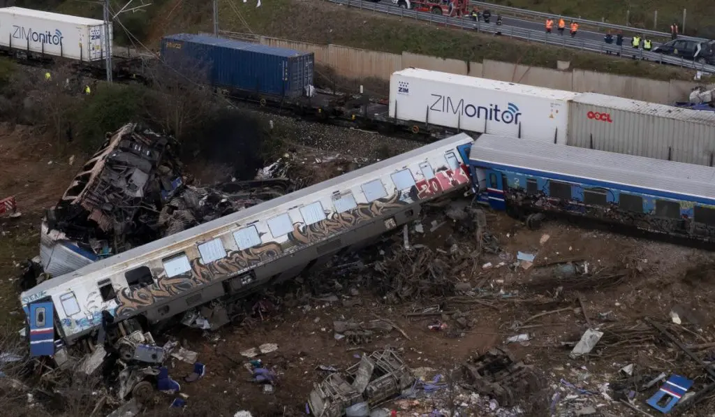 Τριήμερο εθνικό πένθος για την τραγωδία στα Τέμπη