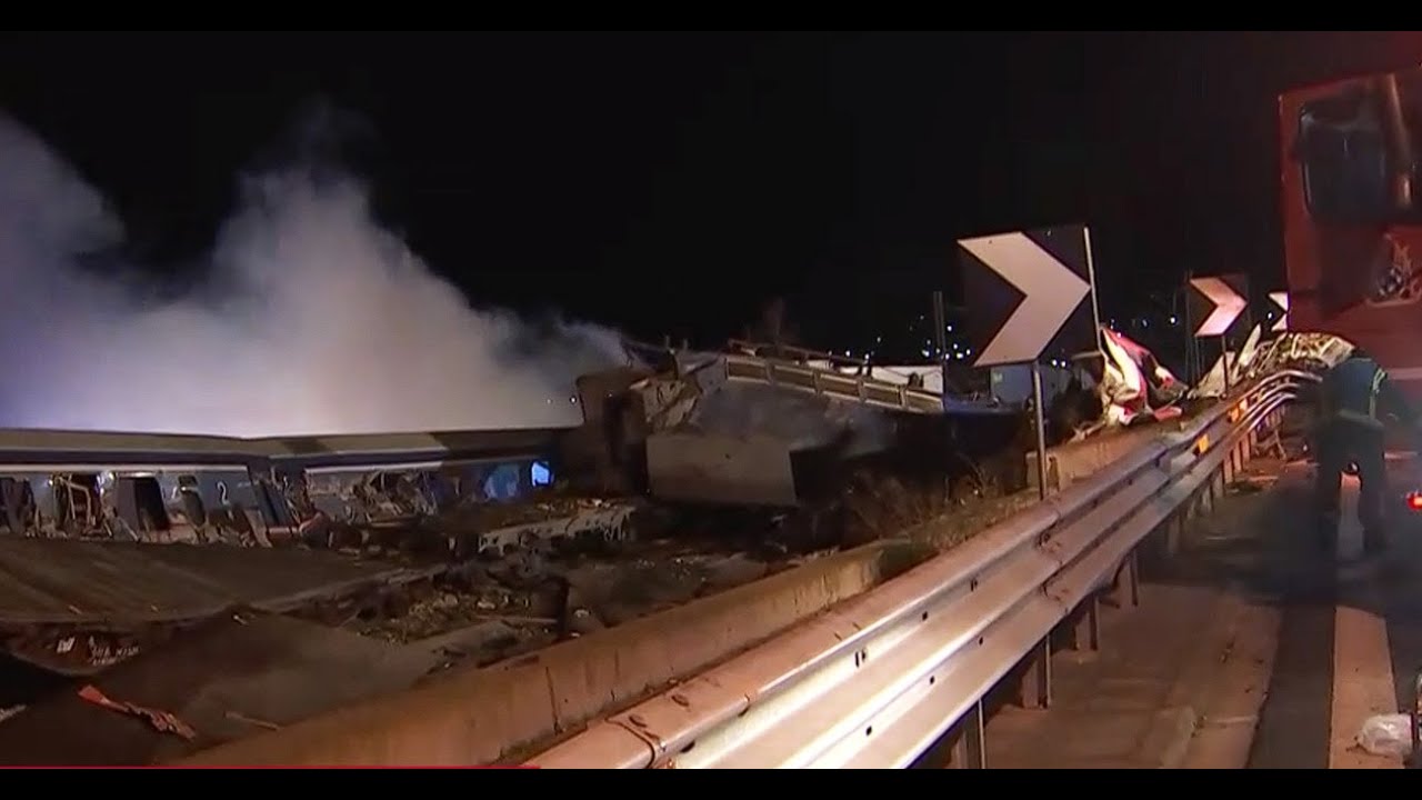 Η τρομακτική στιγμή της σύγκρουσης των τρένων στα Τέμπη (βίντεο)
