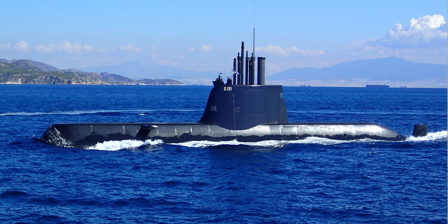 Μέλος του πληρώματος του υποβρύχιου «ΠΙΠΙΝΟΣ» ασθένησε σε άσκηση στη Σικελία – Παρελήφθη από ελικόπτερο εν πλω