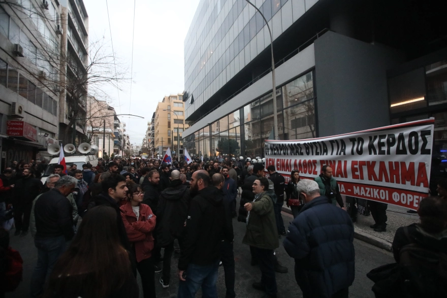 Νέα συγκέντρωση διαμαρτυρίας έξω από την Hellenic Train