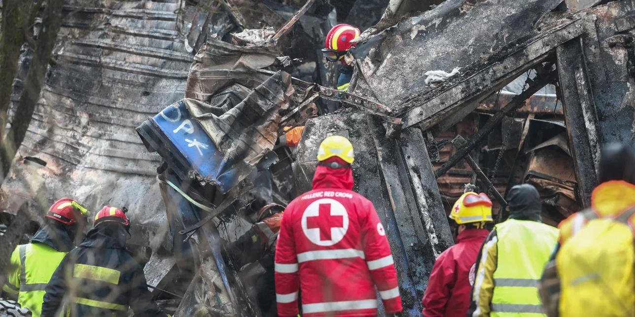 Ιερά Σύνοδος: Μνημόσυνο για τα θύματα του δυστυχήματος στα Τέμπη