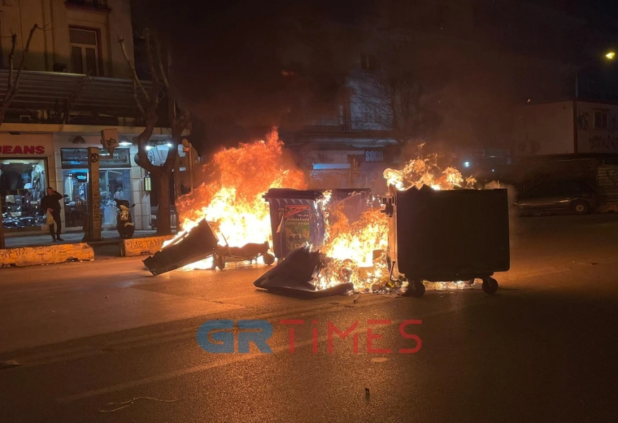 Επεισόδια στη Θεσσαλονίκη κατά τη διαμαρτυρία για το δυστύχημα στα Τέμπη