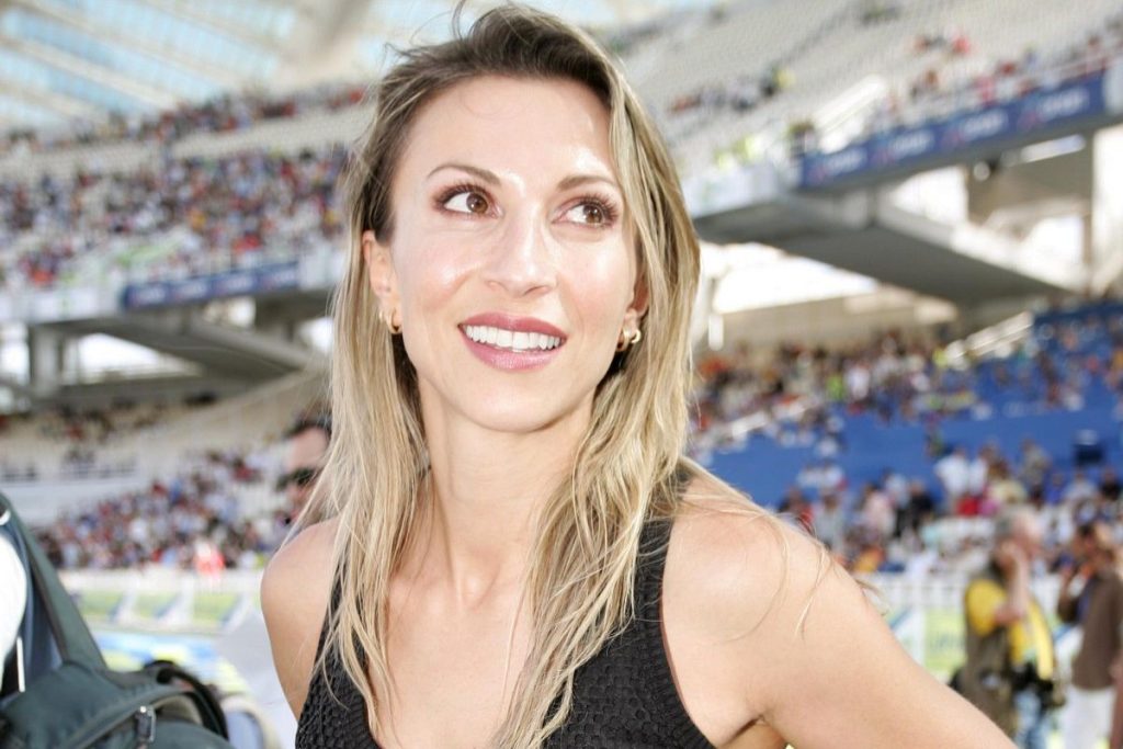 Η Νίκη Ξάνθου αγόρασε τα… άκυρα παπούτσια του Μίλτου Τεντόγλου για να στηριχθούν σεισμόπληκτα παιδιά στην Τουρκία