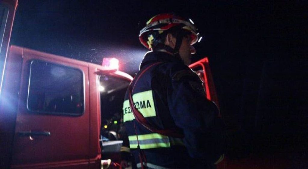 Φωτιά σε εργοστάσιο στη Δροσιά Χαλκίδας – Υπάρχουν αναφορές για εκρήξεις