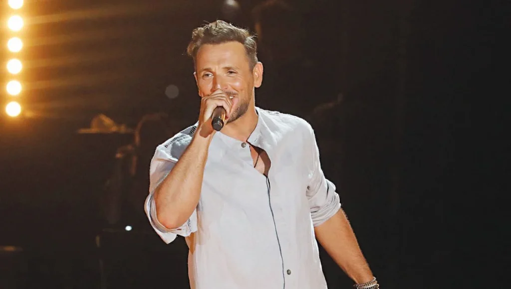 Βέρτης, Τσαλίκης και Πάολα τραγούδησαν σα να μην συμβαίνει τίποτα μετά την ανείπωτη τραγωδία στα Τέμπη (upd)