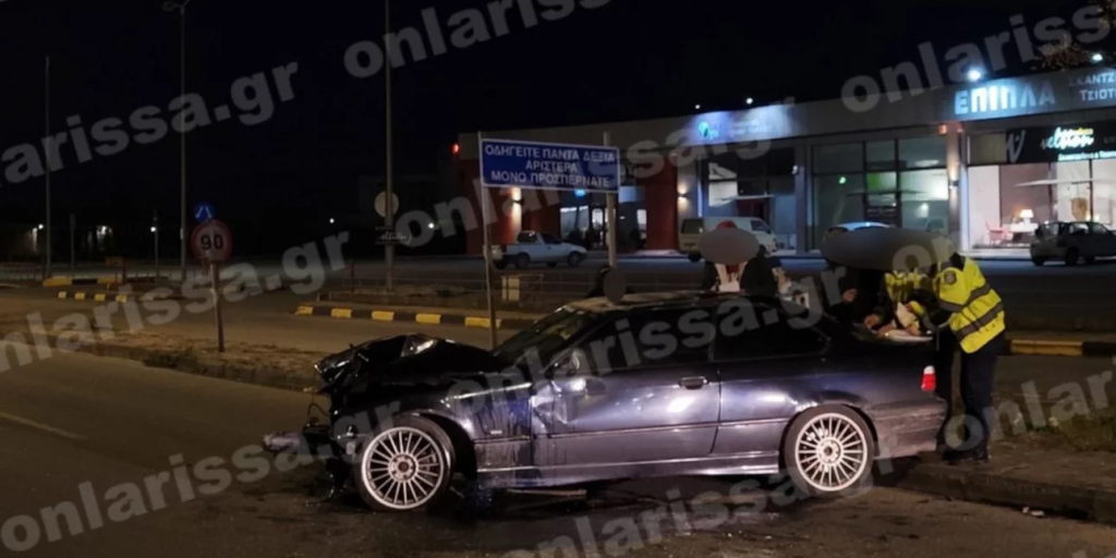 Τροχαίο στη Λάρισα: Αυτοκίνητο προσέκρουσε σε κολόνα – Τραυματίστηκε 32χρονος (φώτο)