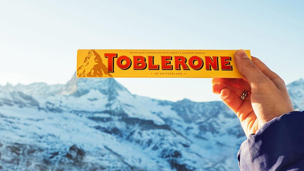 Αλλάζει η συσκευασία της δημοφιλούς σοκολάτας Toblerone – «Τέλος» το βουνό Matterhorn