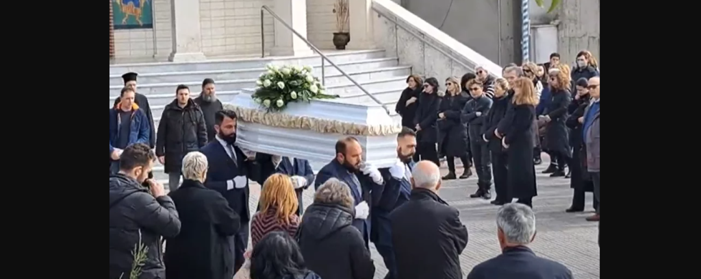 Έγκλημα στα Τέμπη: Θρήνος στην κηδεία της 26χρονης σοπράνο Ελισάβετ Χατζηβασιλείου (φωτο-βίντεο)