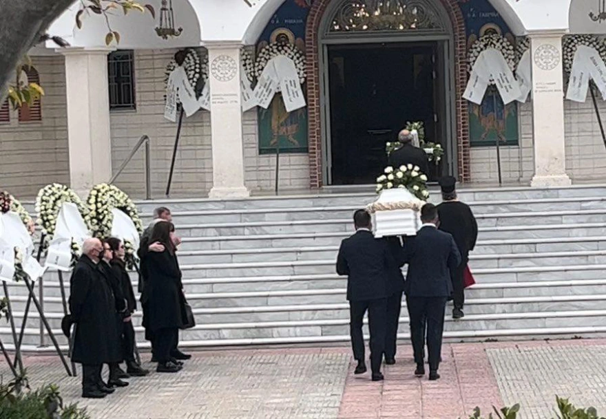 Φονικό στα Τέμπη: Αυτή την ώρα η κηδεία της σοπράνο Ελισάβετ Χατζηβασιλείου (φωτο)