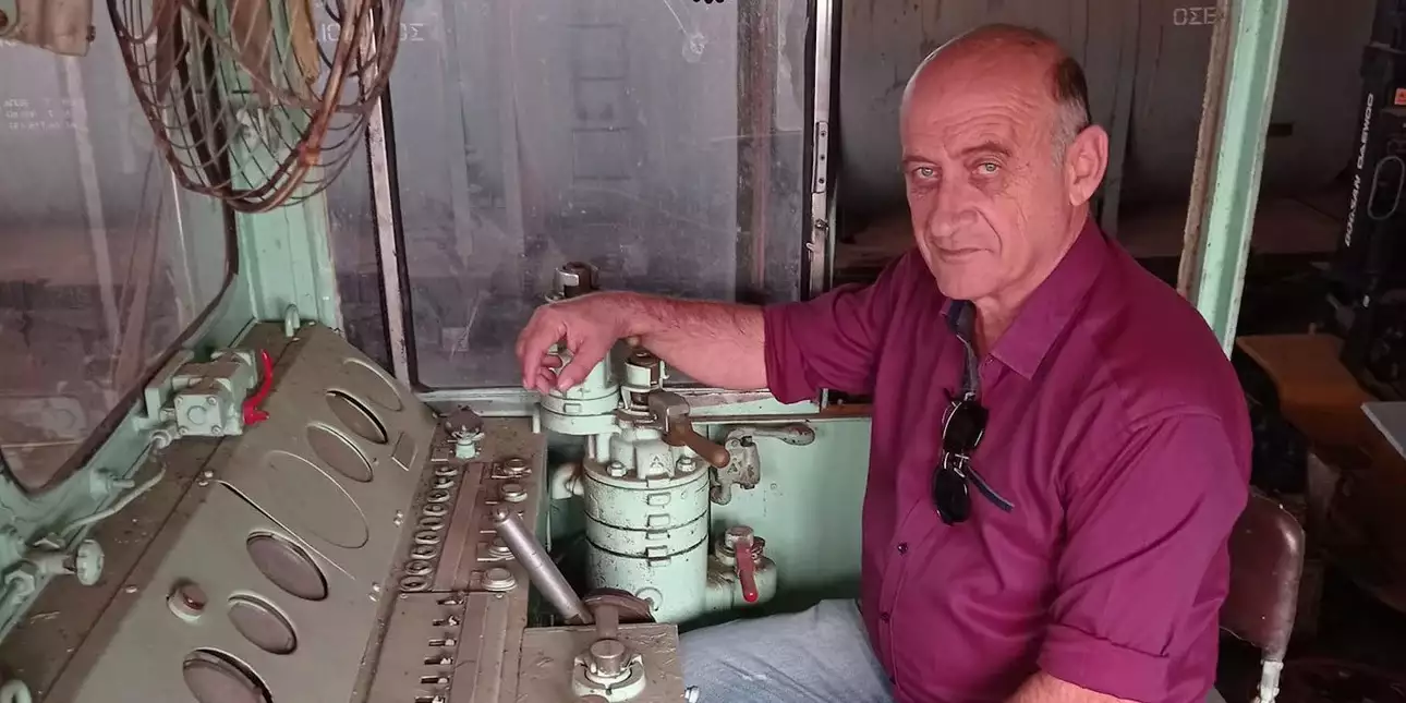 Σήμερα στην Αμαλιάδα η κηδεία του μηχανοδηγού Γιώργου Κουτσούμπα που έχασε τη ζωή του στη «σφαγή» των Τεμπών