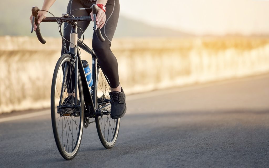 Λάρισα: Γυναίκα έκανε τόπλες ποδήλατο στο κέντρο της πόλης – Ειδοποιήθηκε η Αστυνομία