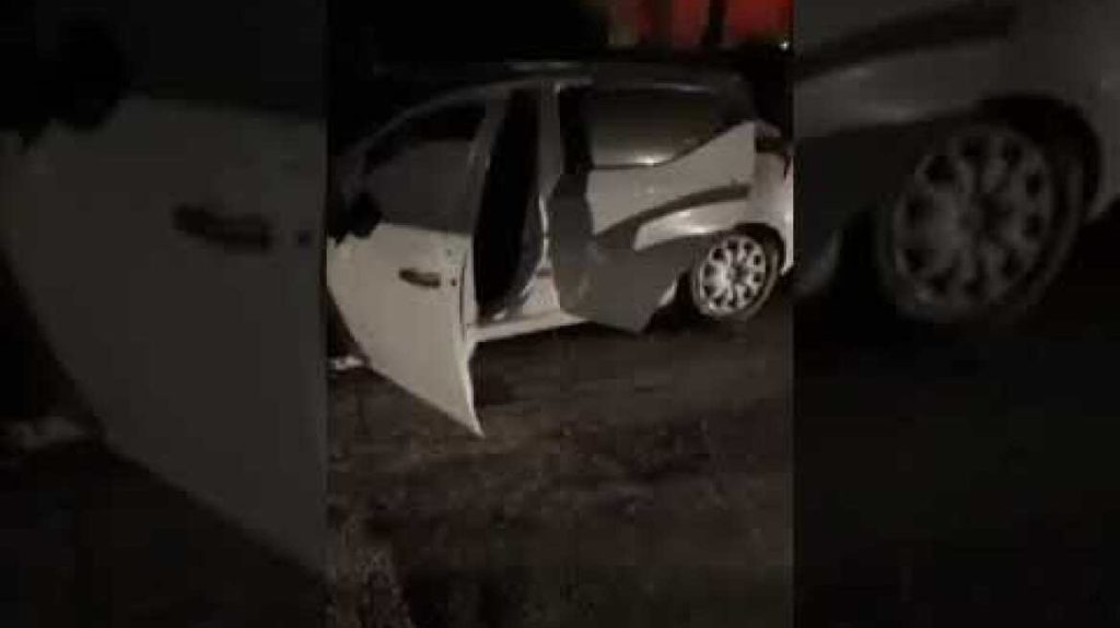 Φωτιά σε αυτοκίνητο σεκιούριτι στην Φιλοθέη – Γλίτωσαν οι επιβάτες