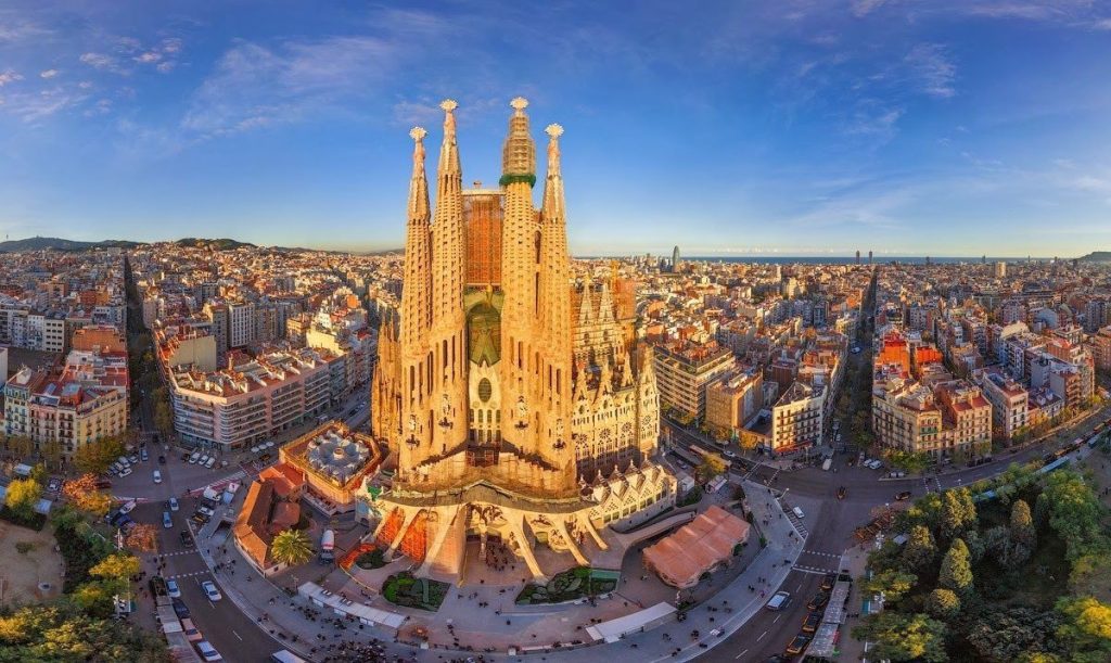 Βαρκελώνη: Δέκα ξεχωριστές εμπειρίες που αξίζει να ζήσεις στην πόλη της Ισπανίας