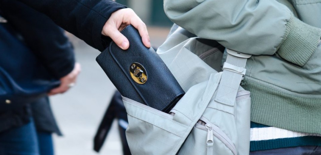 Θεσσαλονίκη: Aστυνομικός εκτός υπηρεσίας εντόπισε «πορτοφολά» και τον συνέλαβε επ’ αυτοφώρω