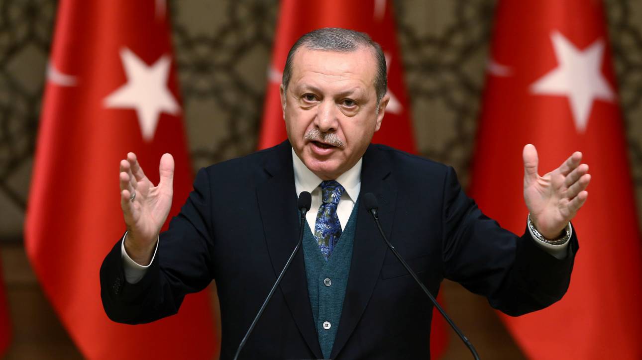 Συνεχίζεται η δημοσκοπική «κατρακύλα» του Ρ.Τ.Ερντογάν – Μειώνεται η εμπιστοσύνη στο AKP (φωτό)