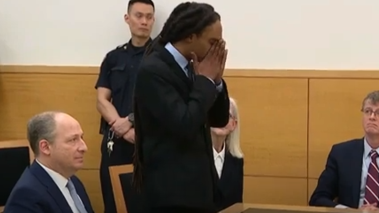 ΗΠΑ: Νεοϋορκέζος που καταδικάστηκε άδικα για φόνο βγαίνει από τη φυλακή έπειτα από 18 χρόνια