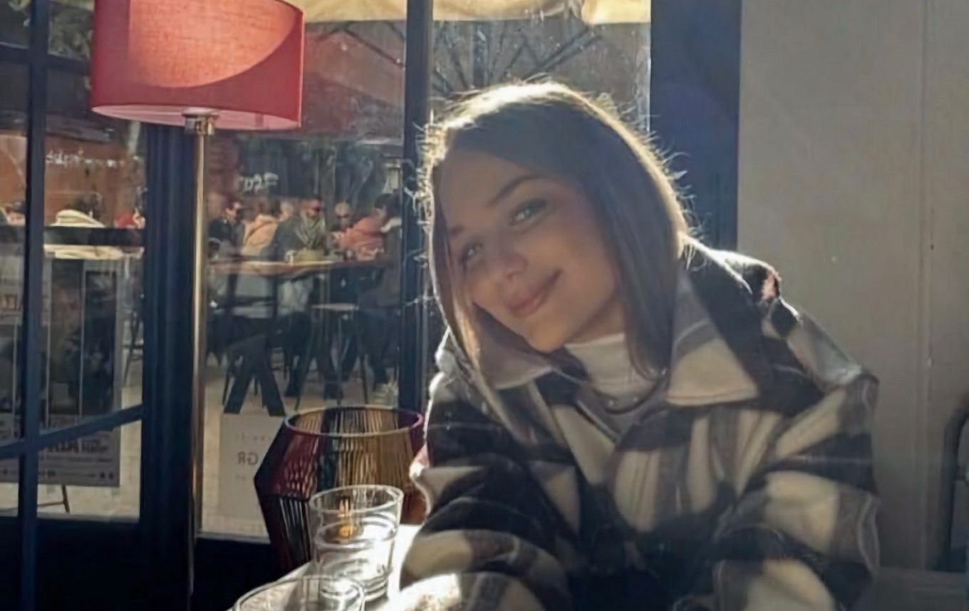 Συγκλονίζει ο πατέρας της Κλαούντια που σκοτώθηκε στο έγκλημα των Τεμπών: «Πήραν ψυχές, έκλεισαν σπίτια»