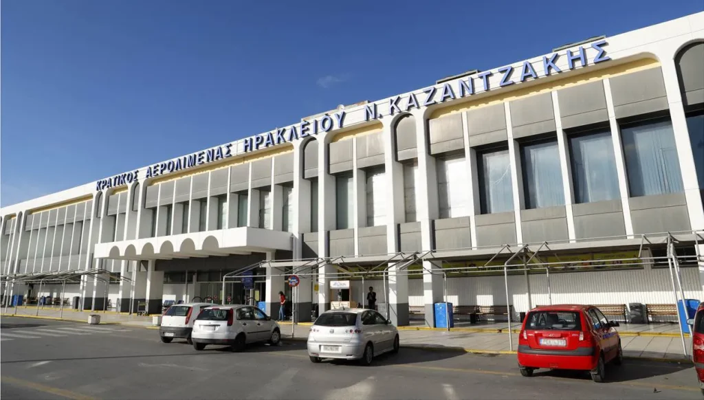 Κρήτη: Αναγκαστική προσγείωση αεροπλάνου στο αεροδρόμιο «Νίκος Καζαντζάκης»