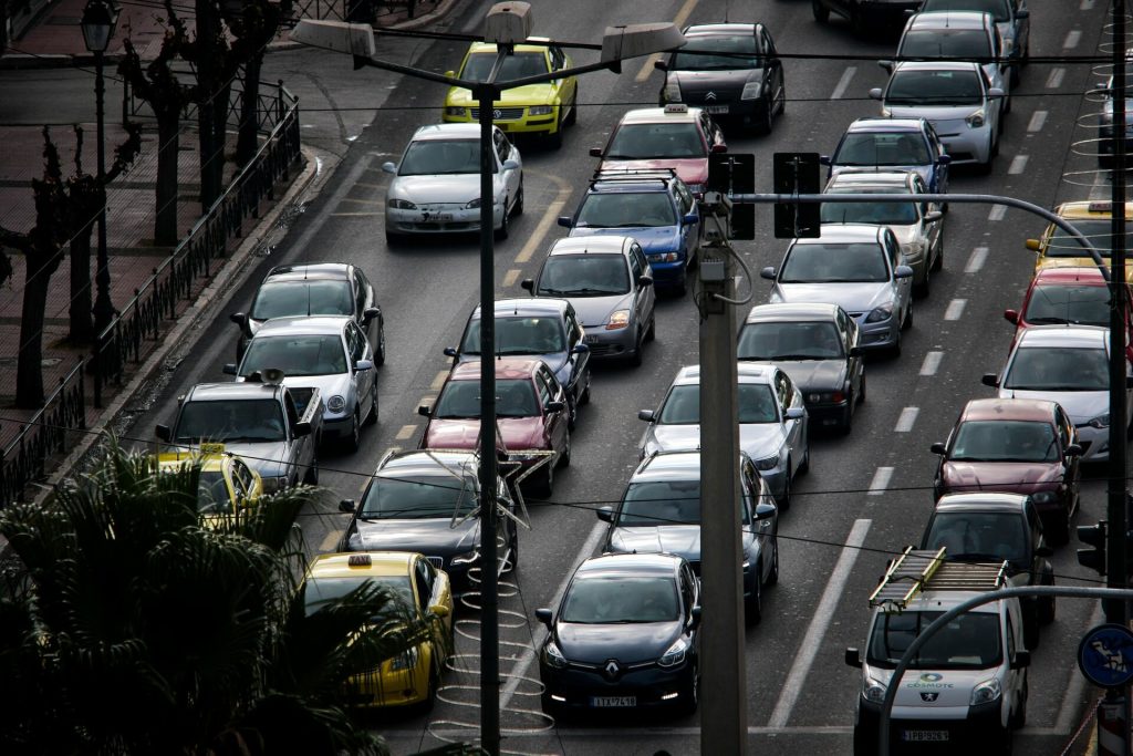 Μποτιλιάρισμα στους δρόμους της Αθήνας – Πού εντοπίζονται τα μεγαλύτερα προβλήματα