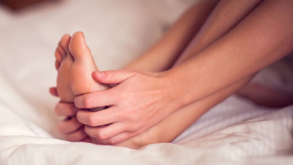 «Πόδι του αθλητή»: Αυτά τα αιθέρια έλαια βοηθούν στην αντιμετώπιση και θεραπεία