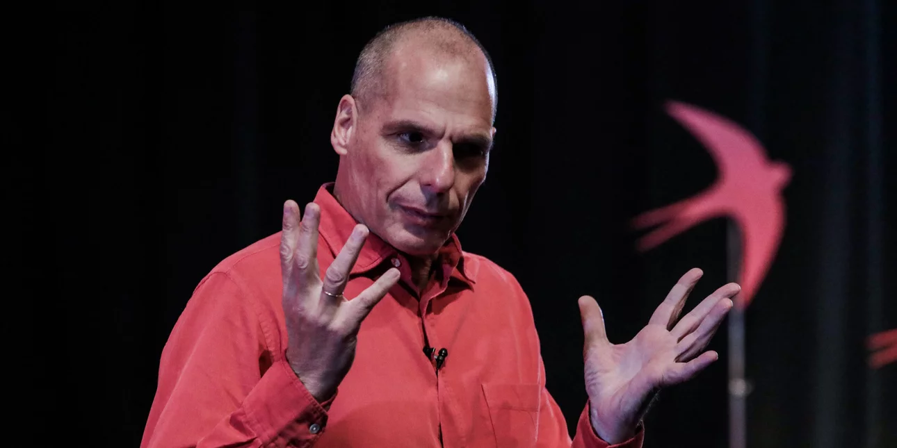 ΜέΡΑ25: «Θρασύδειλη φασιστική επίθεση από προβοκάτορες τραμπούκους στον Γιάνη Βαρουφάκη»