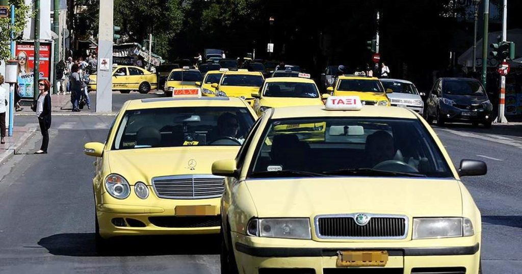 Θεσσαλονίκη: «Καμπάνες» σε οδηγούς ταξί που έκαναν δρομολόγια με ηλεκτρονική εφαρμογή ταξίμετρου