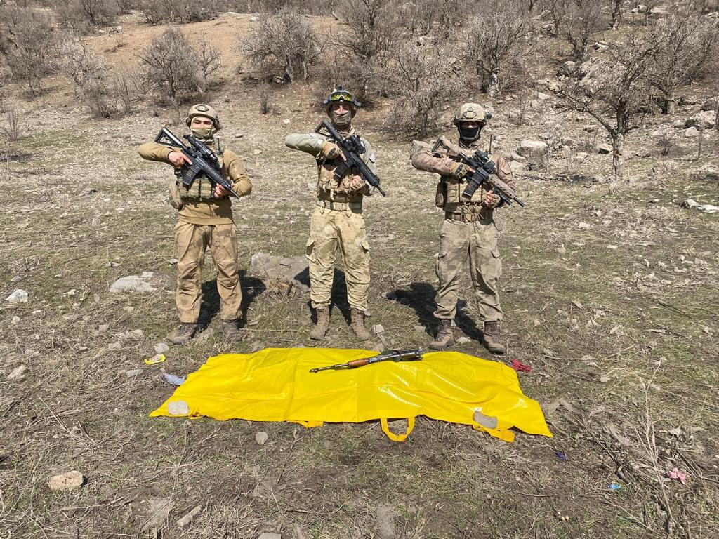 Σοϊλού: Ο υπουργός  Εσωτερικών της Τουρκίας πανηγυρίζει ότι η Στρατοχωροφυλακή σκότωσε  την επικηρυγμένη «τρομοκράτη» του PKK Λεϊλά Άμεντ