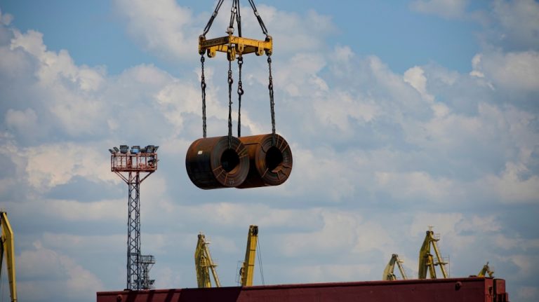 Ο Καναδάς απαγορεύει τις εισαγωγές χάλυβα και αλουμινίου από τη Ρωσία