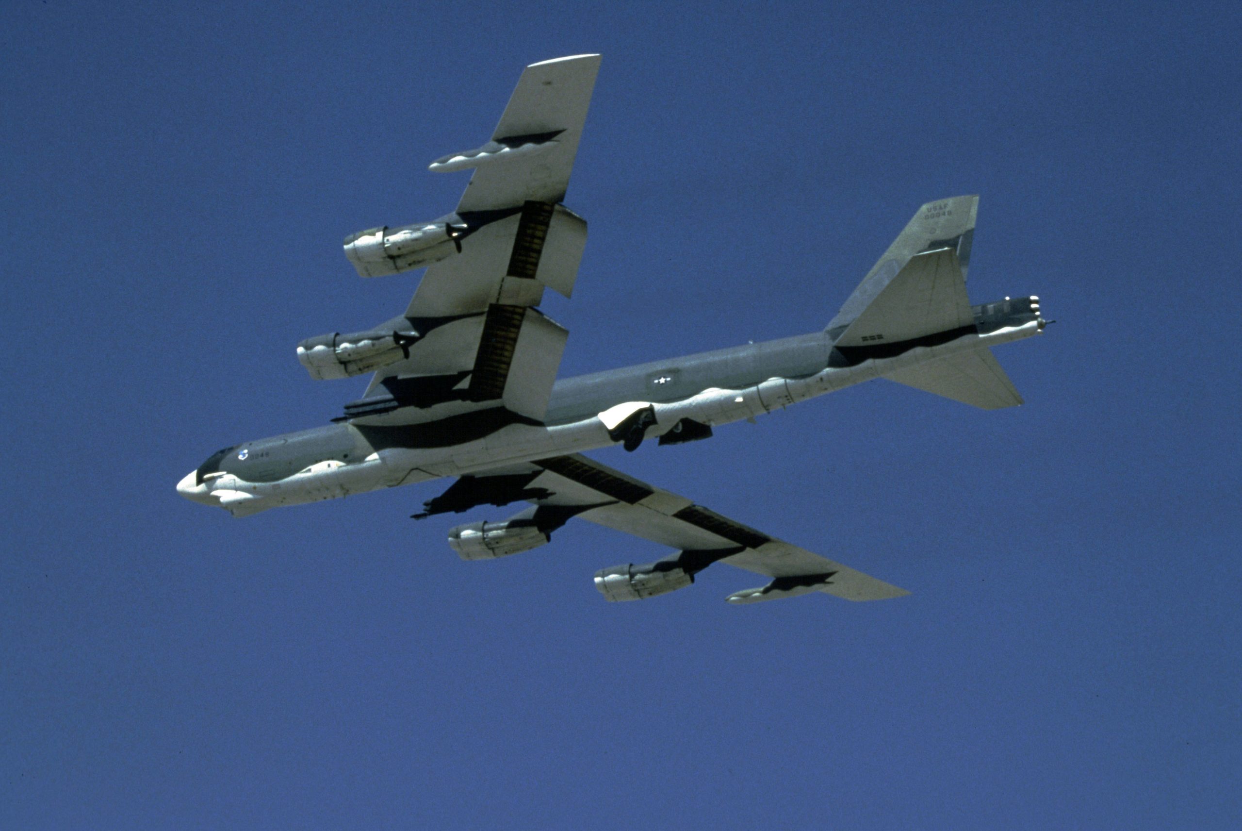Εικονικό πλήγμα στην Αγία Πετρούπολη από αμερικανικό στρατηγικό βομβαρδιστικό B-52H σε απάντηση στο μακελειό των ΝΑΤΟϊκών με Kinzhal