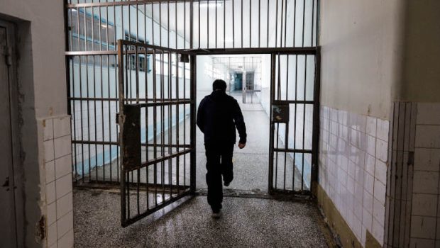 Συνελήφθησαν τέσσερις αστυνομικοί για βασανιστήρια κρατουμένου