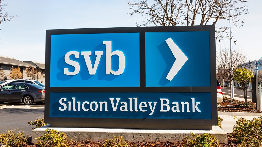 Μένουν μόνο οι κολοσσοί της τεχνολογίας: Η κατάρρευση της SVB «βάζει τέλος» στις startups