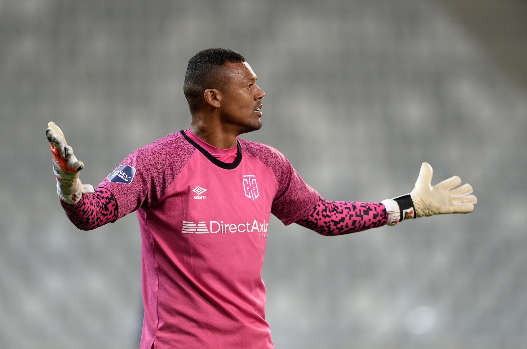 Ανγκόλα: Οπαδός επιτέθηκε σε τερματοφύλακα κατά τη διάρκεια αγώνα (βίντεο)