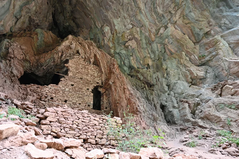 Μαύρη Σπηλιά: Εντυπωσιακές εικόνες από το εκπληκτικό φαράγγι της Ευρυτανίας (βίντεο)