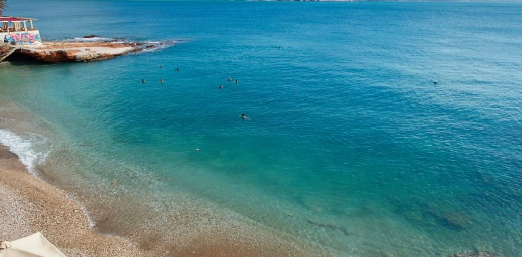 Αυτές οι παραλίες είναι ακατάλληλες σε Βάρη και Βουλιαγμένη