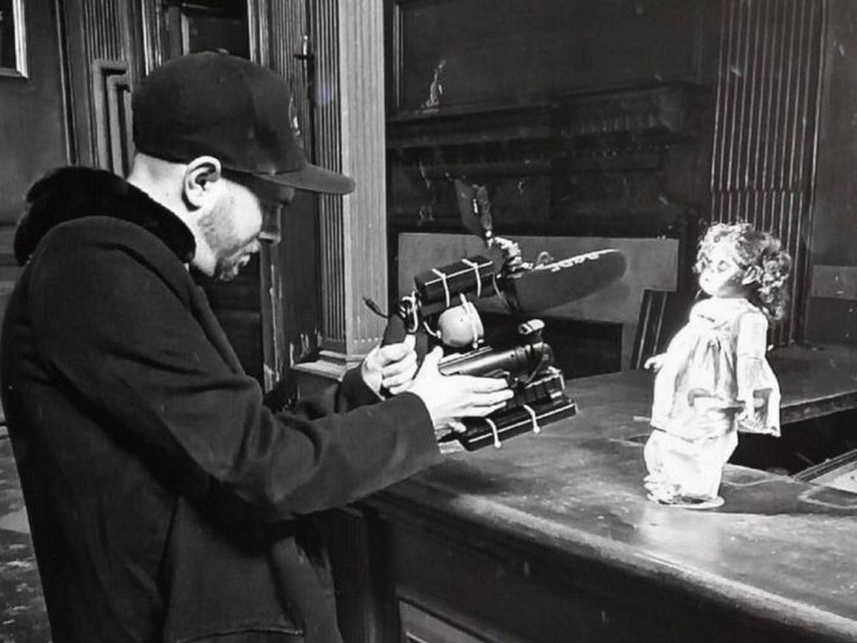 Κυνηγός φαντασμάτων υποστηρίζει πως δέχτηκε «επίθεση από πνεύματα» σε ζωντανή μετάδοση (βίντεο)