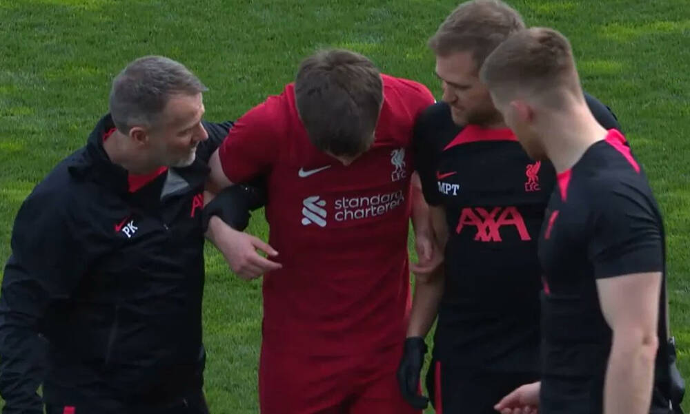 Ποδοσφαιριστής τραυματίστηκε στο κεφάλι και κατέρρευσε σε αγώνα του Youth League (βίντεο)