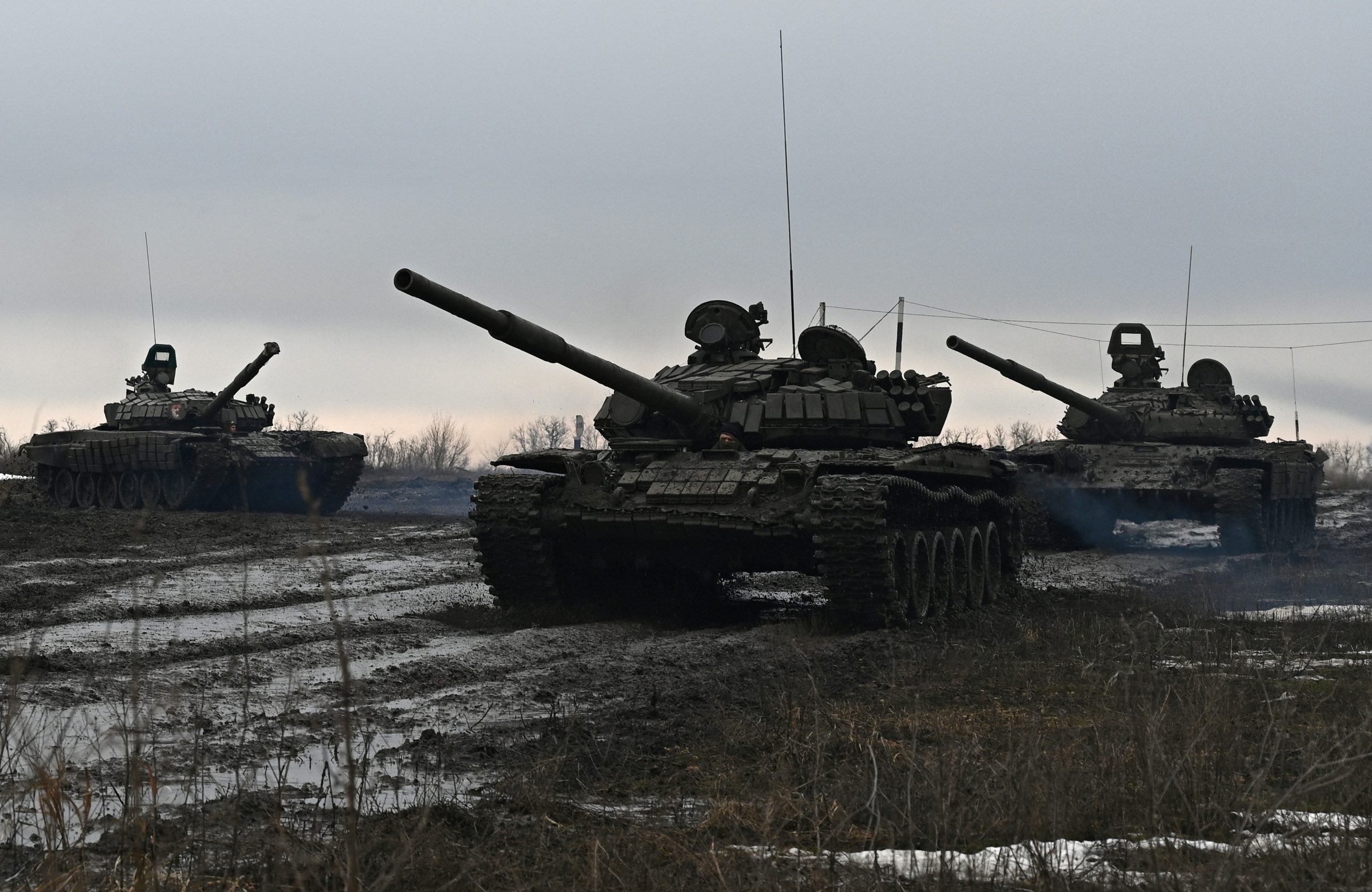 Μεγάλες οι απώλειες των Ρώσων στο Βούλενταρ – Καταστράφηκε ολοσχερώς BTR-82 (βίντεο)