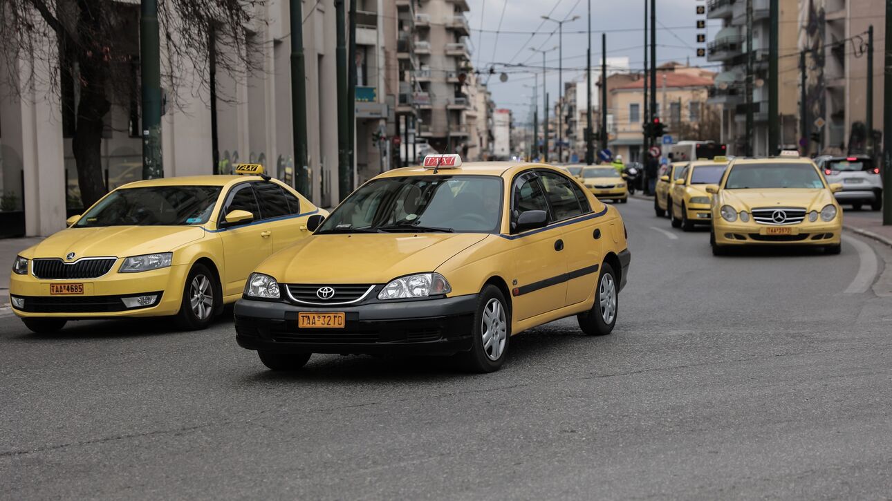 Το ΥΠΕΝ ενέκρινε τις πρώτες επιδοτήσεις για τα «πράσινα ταξί»