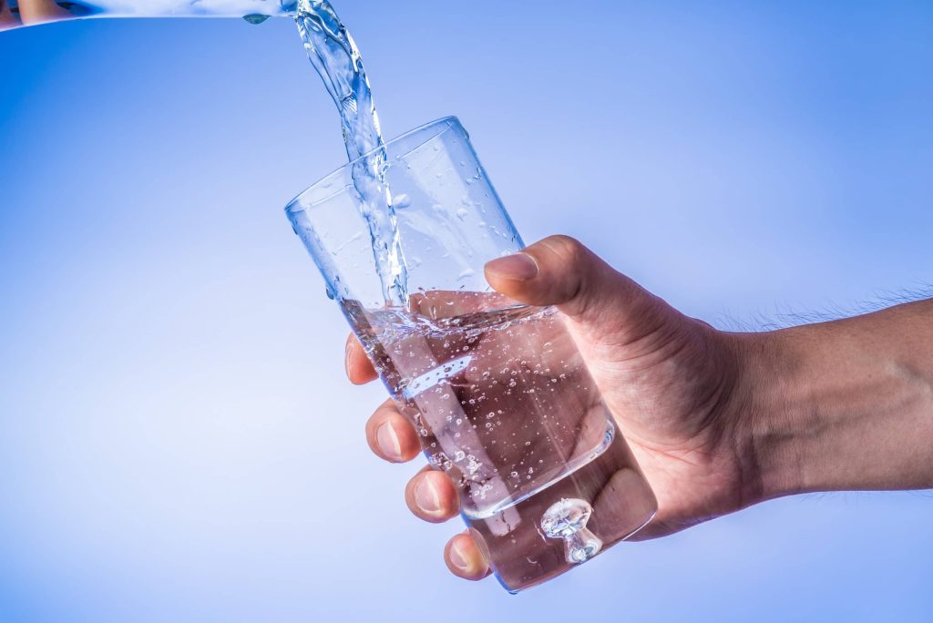 Έχεις αναρωτηθεί ποτέ; – Να τι θα συμβεί στο σώμα σου αν δεν πιεις νερό ολόκληρη τη μέρα
