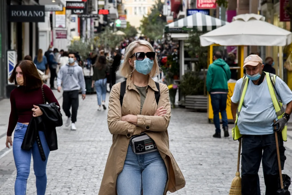 Τέλος τα μέτρα για τον κορωνοϊό: Καταργείται η χρήση μάσκας στα ΜΜΜ και τα υποχρεωτικά rapid tests