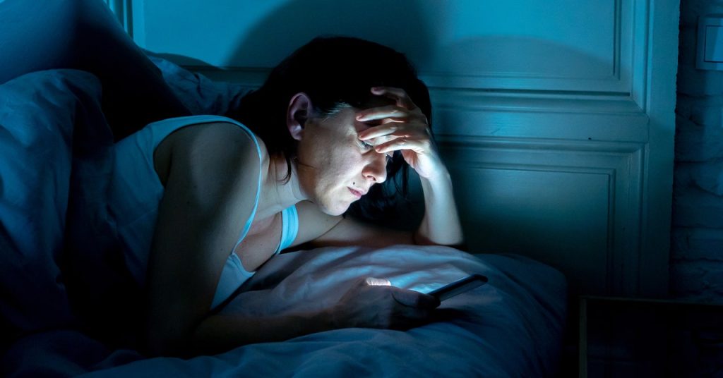 Μελέτη: Η έκθεση σε φώτα πριν τον ύπνο αυξάνει τον κίνδυνο διαβήτη στην εγκυμοσύνη