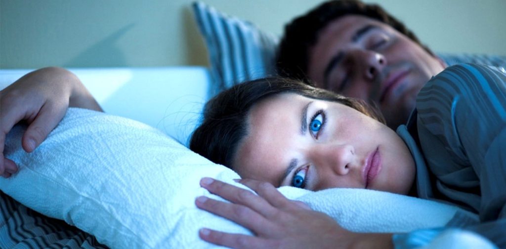 Νυχτερινός λαγόφθαλμος: Γιατί μερικοί άνθρωποι κοιμούνται με ανοικτά μάτια