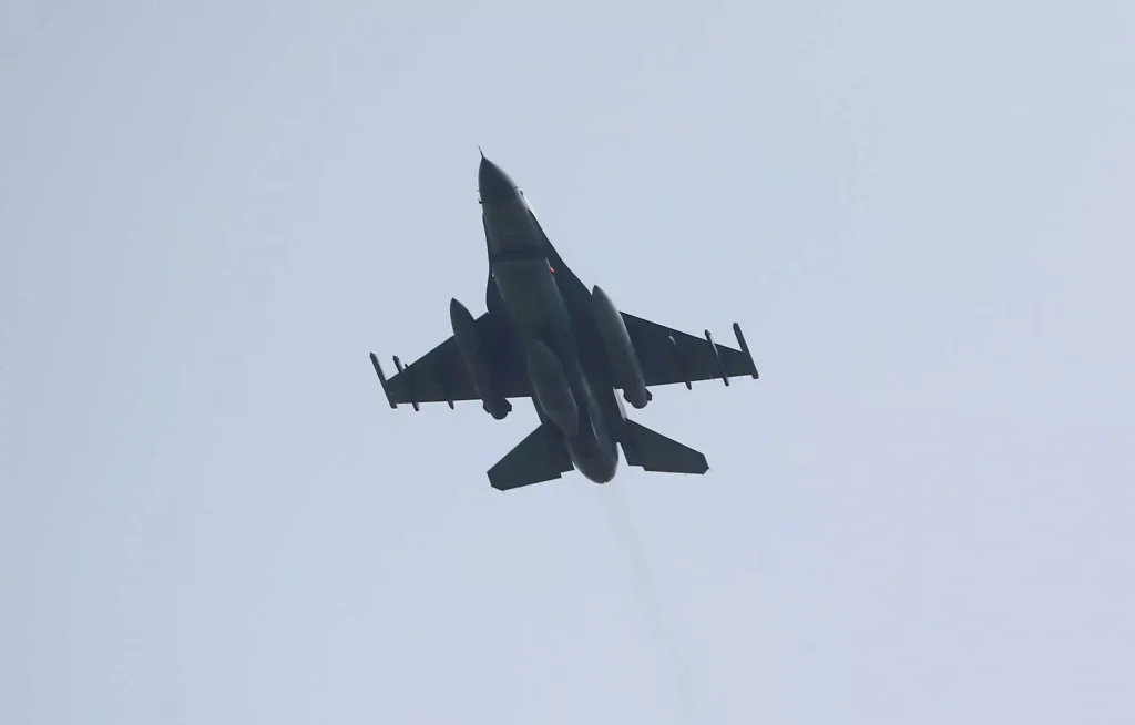 Διακομματική πίεση στο Πεντάγωνο για αποστολή μαχητικών αεροσκαφών F-16 στο Κίεβο