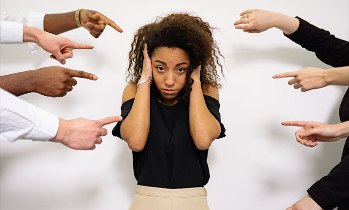 Εργασιακό bullying: Πώς να το αναγνωρίσεις και τι να κάνεις για να το αντιμετωπίσεις