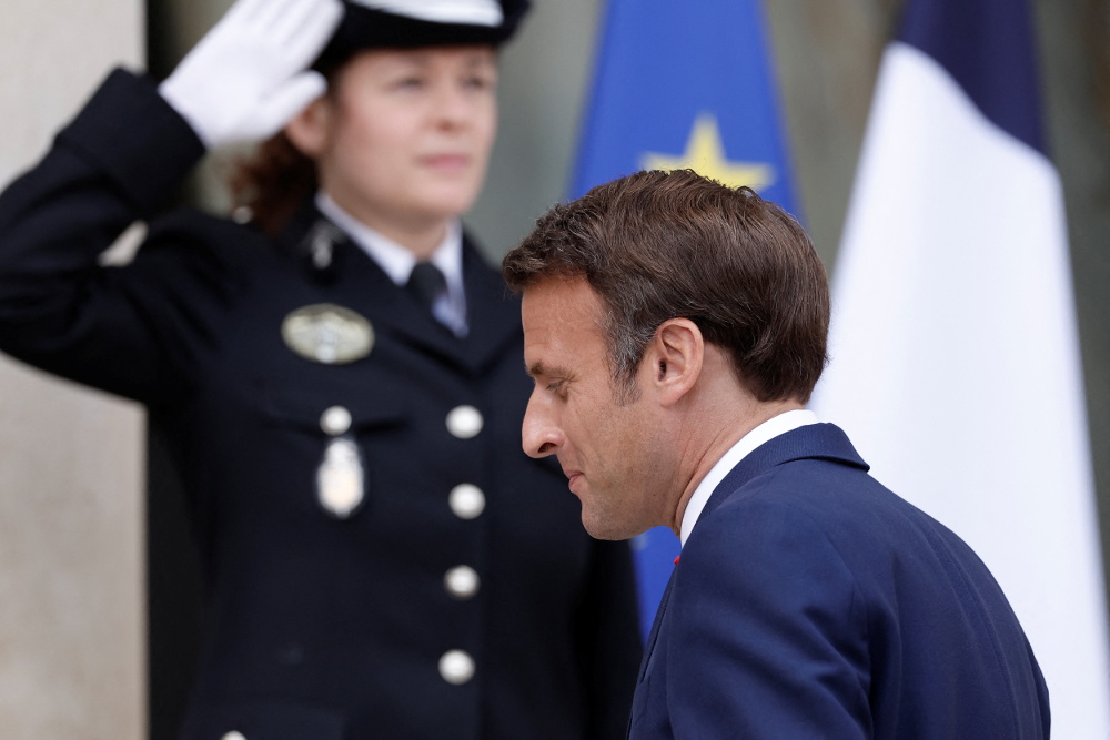 Γαλλία: Με απόφαση Ε.Μακρόν και χωρίς ψηφοφορία πέρασε η συνταξιοδοτική μεταρρύθμιση