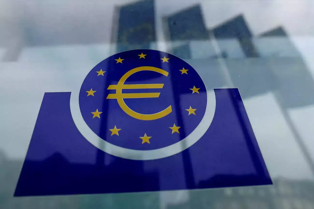 Η ΕΚΤ προχώρησε σε νέα επιθετική αύξηση των επιτοκίων παρά το χάος των χρηματοπιστωτικών αγορών
